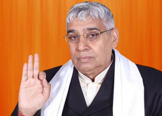 देश के विवादित बाबाओं में आशाराम बापू से लेकर शामिल है राधे माँ, किसी के 4 बच्चे है तो किसी के 3