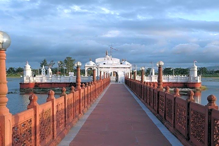 Water Temple in Pavapuri