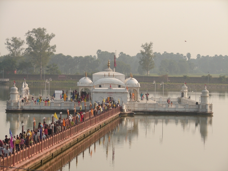 Water Temple in Pavapuri