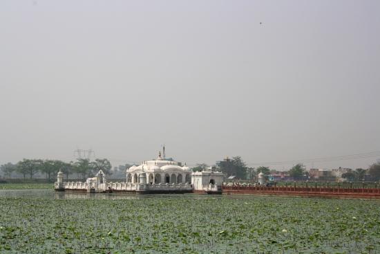 Water Temple in Pavapuri