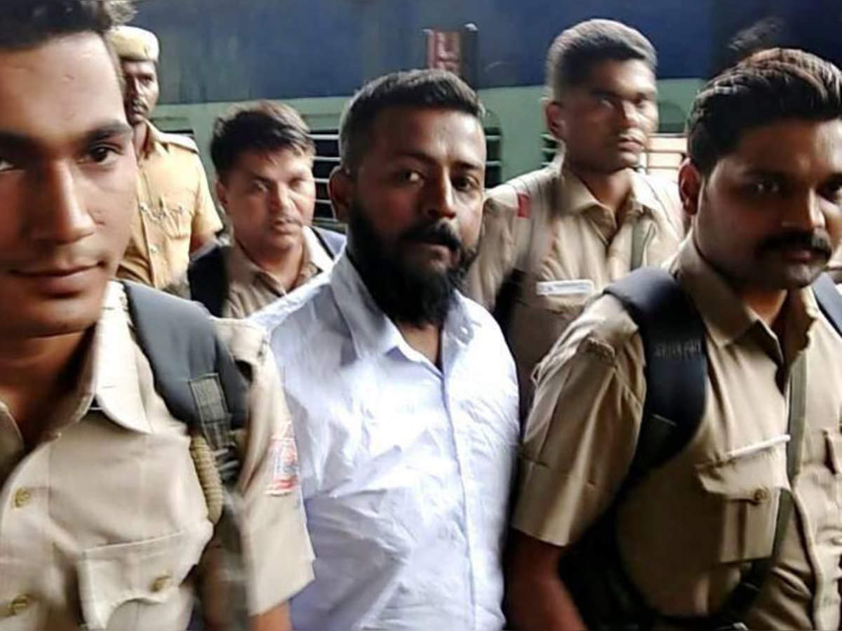 महाठग चंद्रशेखर पर कितने मामले हैं दर्ज?