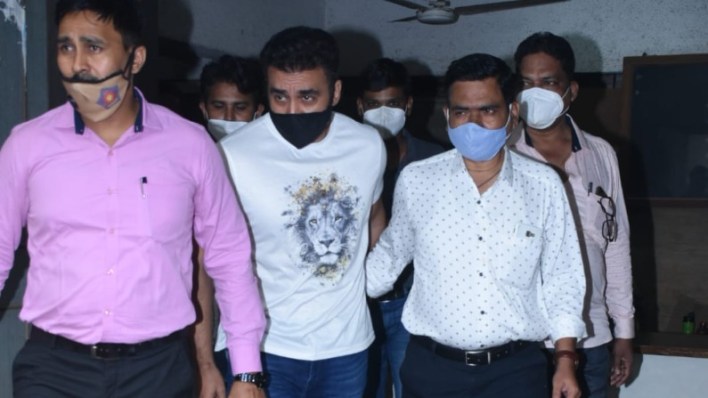 गहना वशिष्ठ का मुंबई पुलिस पर बड़ा आरोप, कहा- गिरफ्तारी से बचाने के लिए पुलिस वालों ने मांगे थे 15 लाख, दी थी धमकी