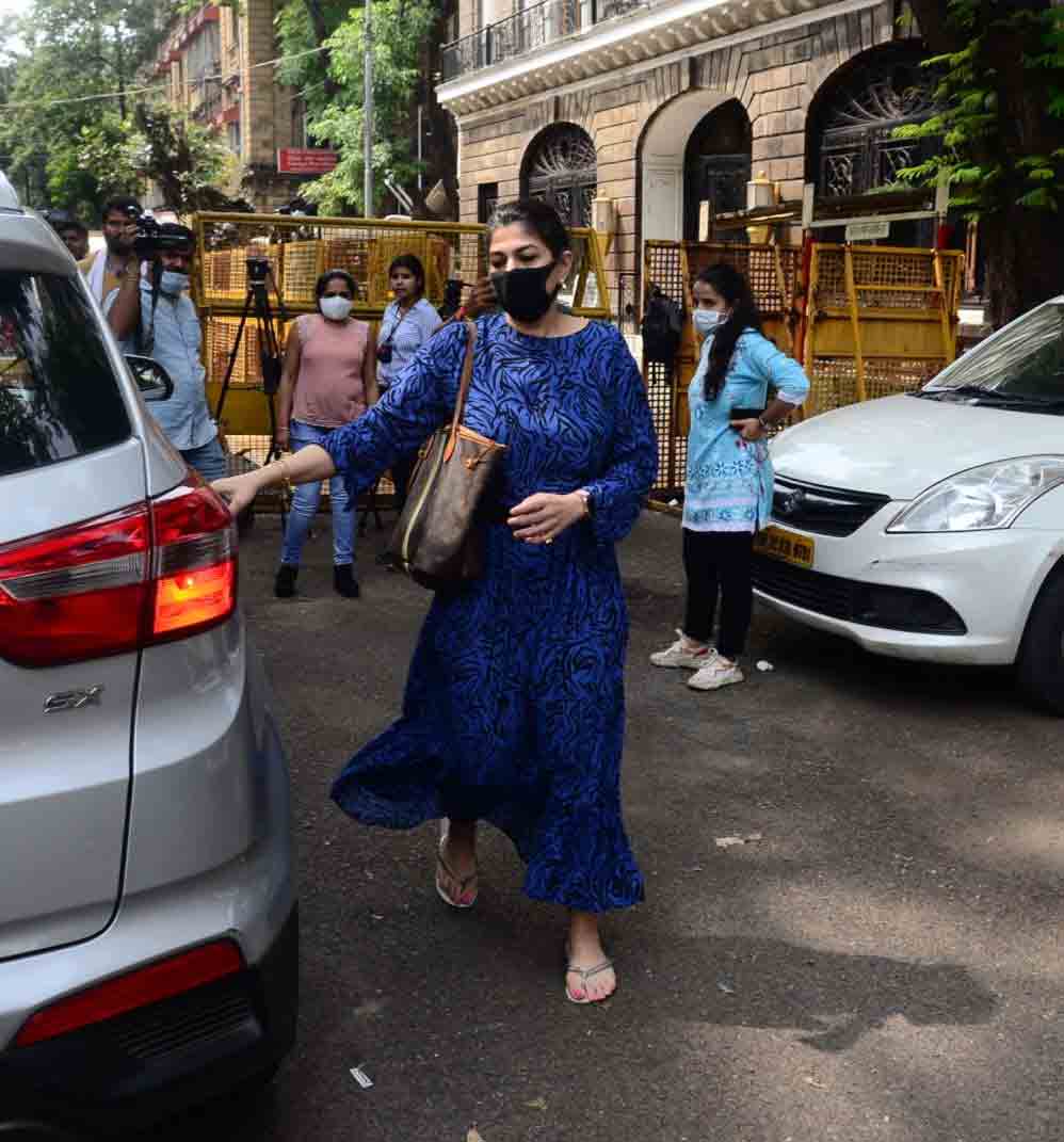 कौन है पूजा ददलानी