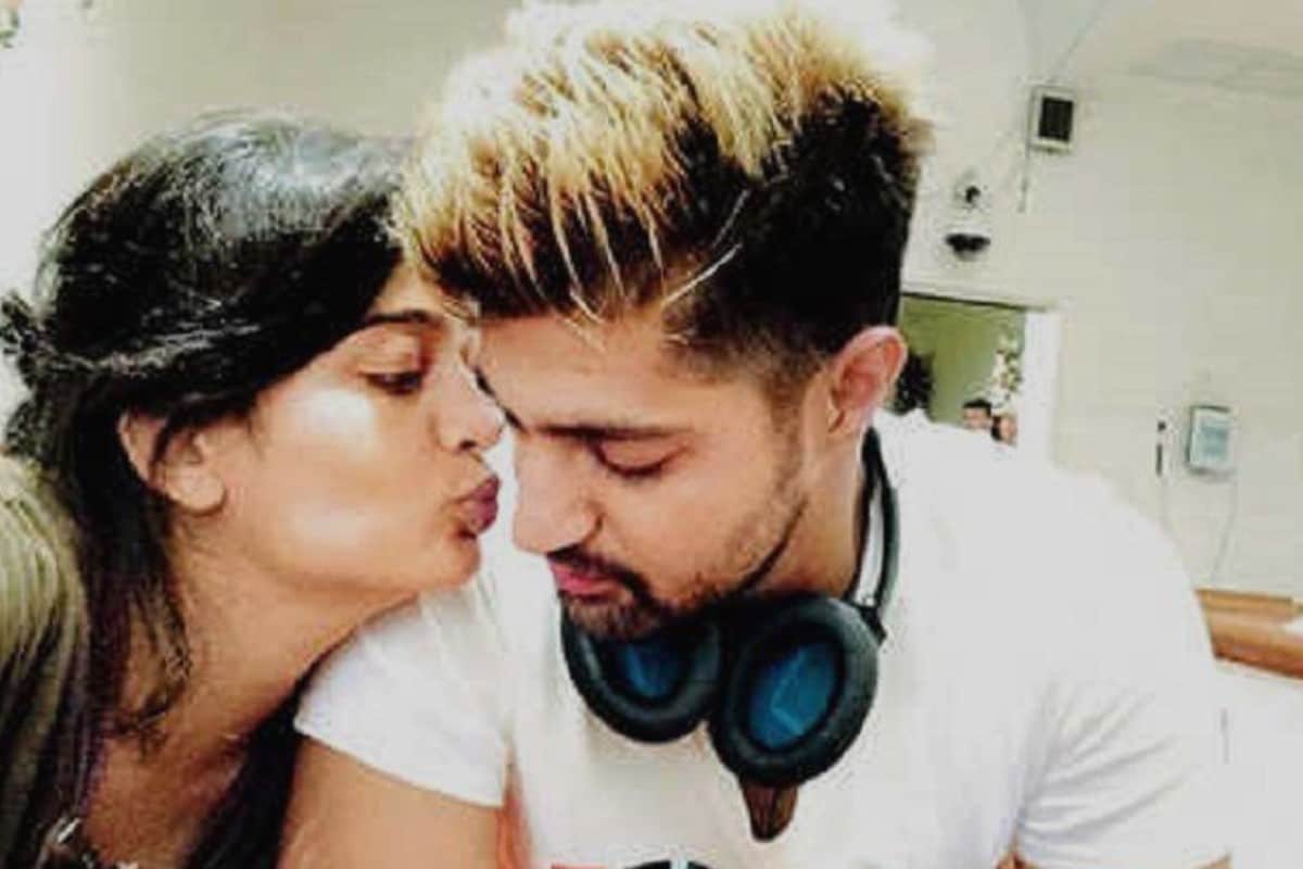 कमल हसन की बेटी अक्षरा हसन की Licked प्राइवेट फोटो