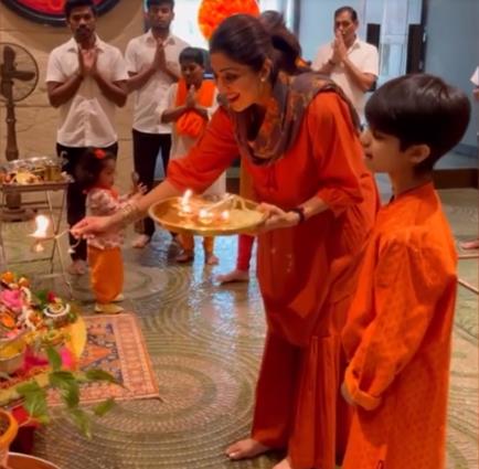 shilpa shetty with her kids