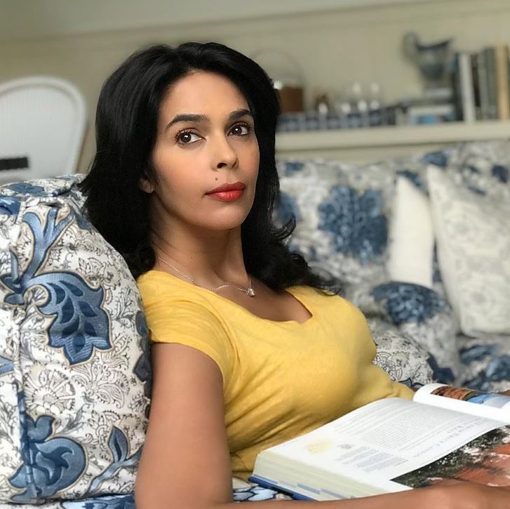 एक्ट्रेस मल्लिका शेरावत,