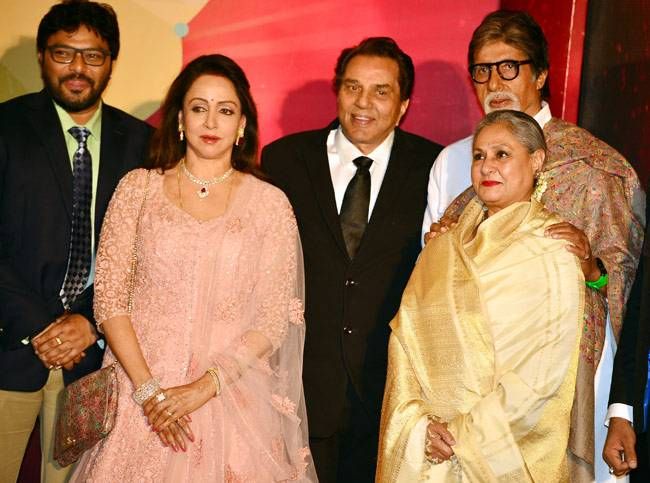 sholay cast: amitabh bacchan, jaya bacchan, dharmendra and hema malini
