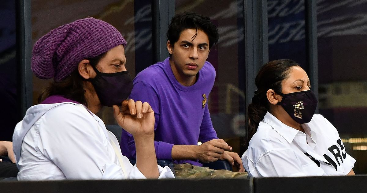 shahrukh khan, aryan khan and gauri khan