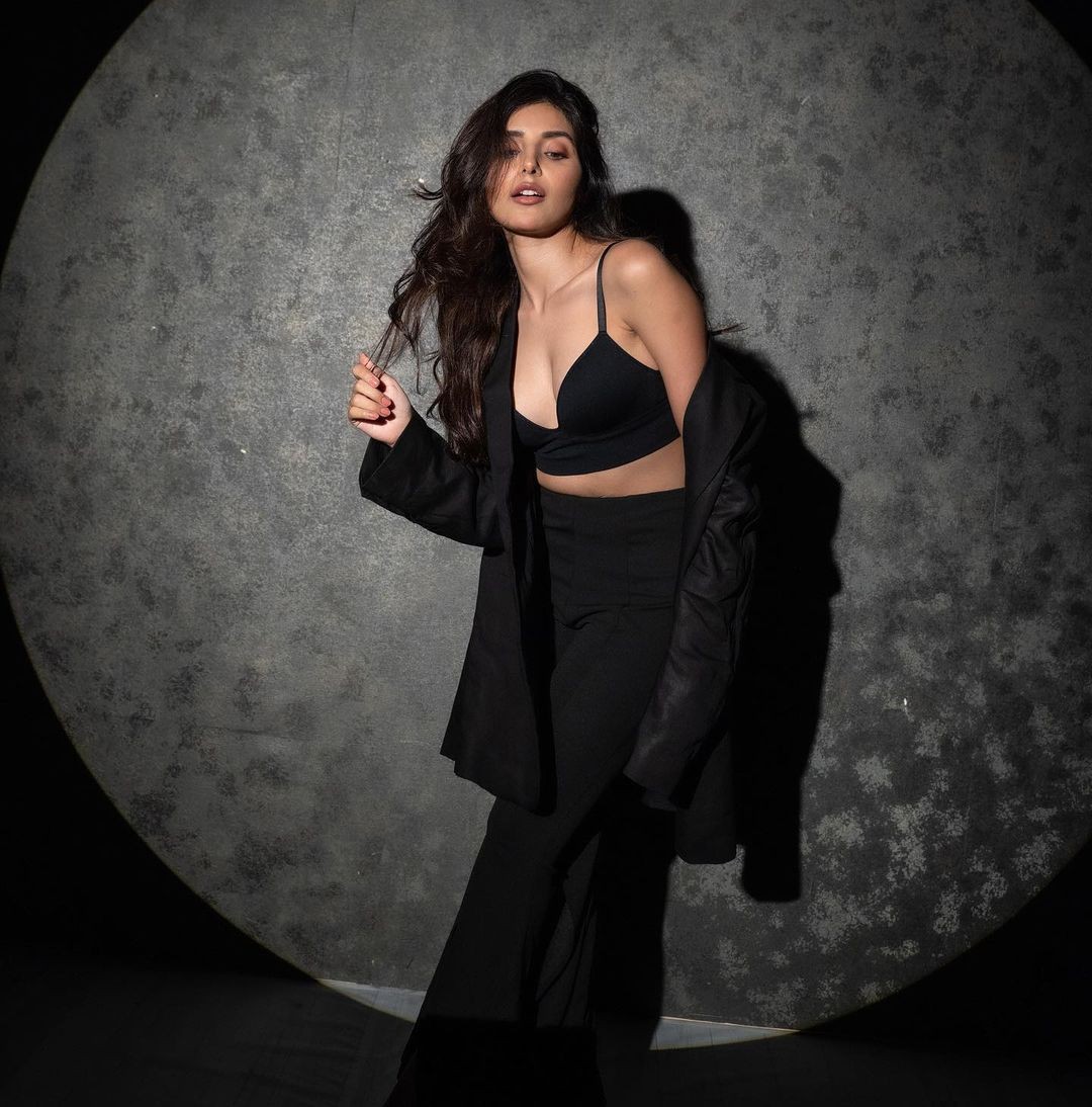 हर्षिता गौर