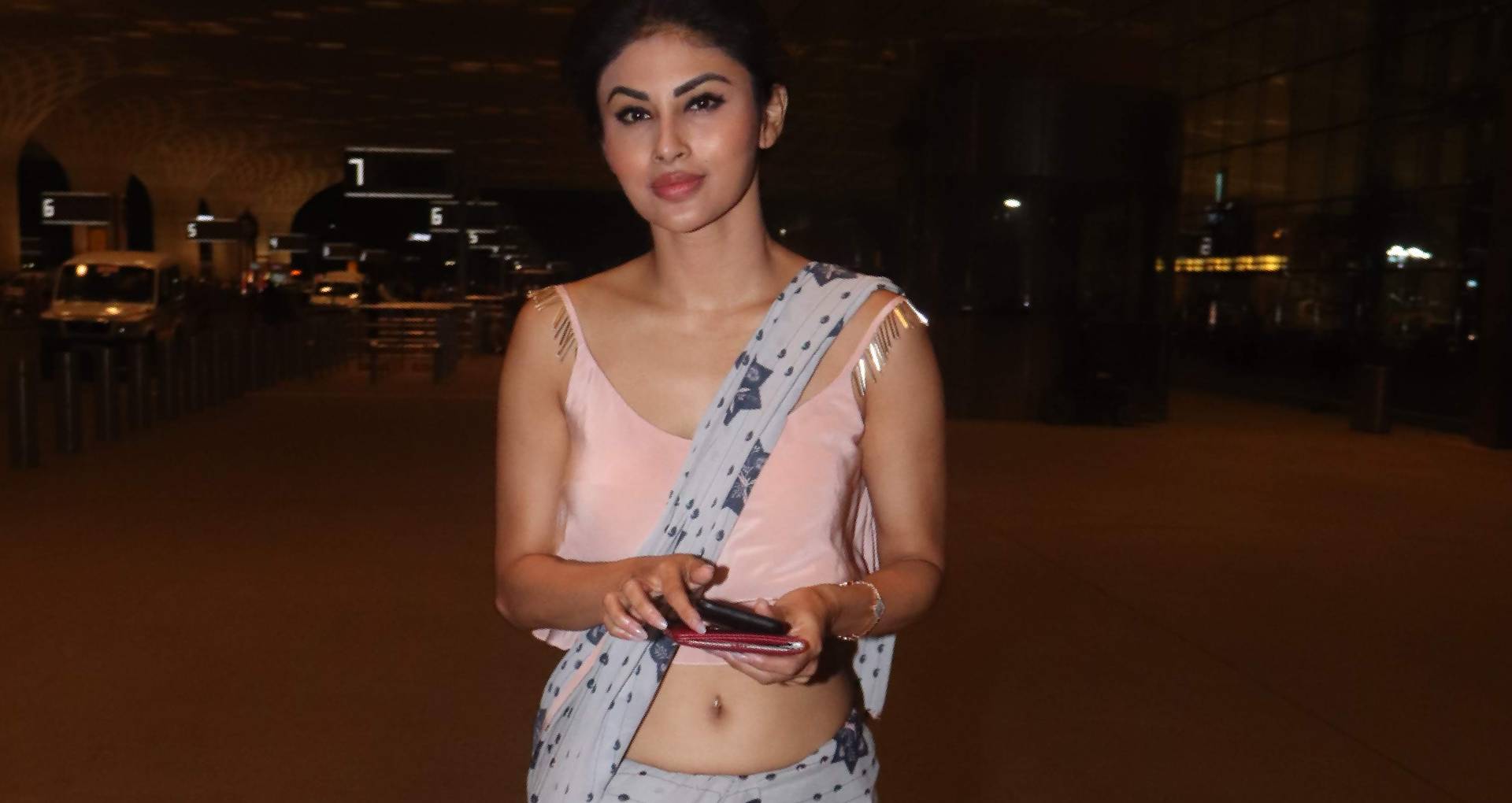 मौनी रॉय 