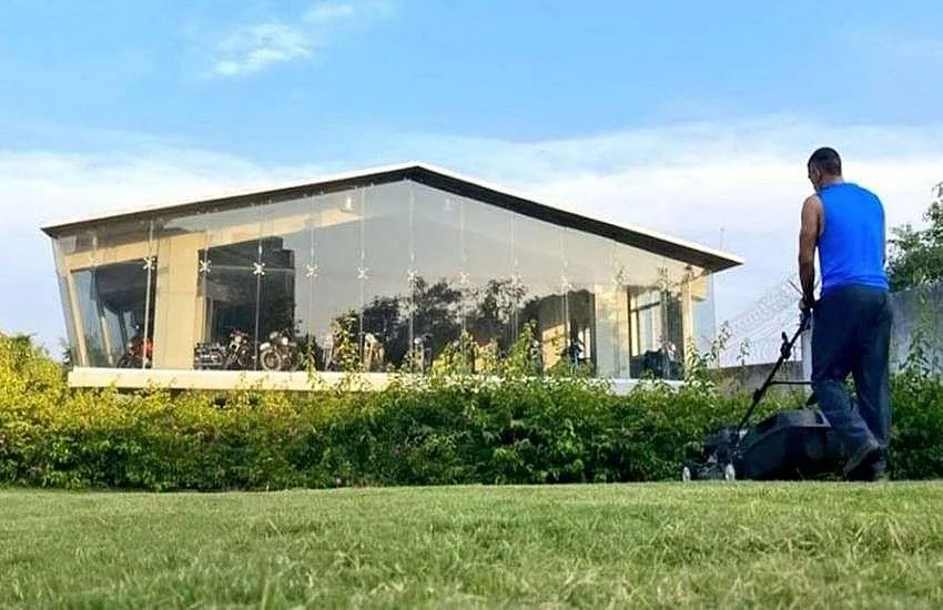 Farmhouse kailashpati