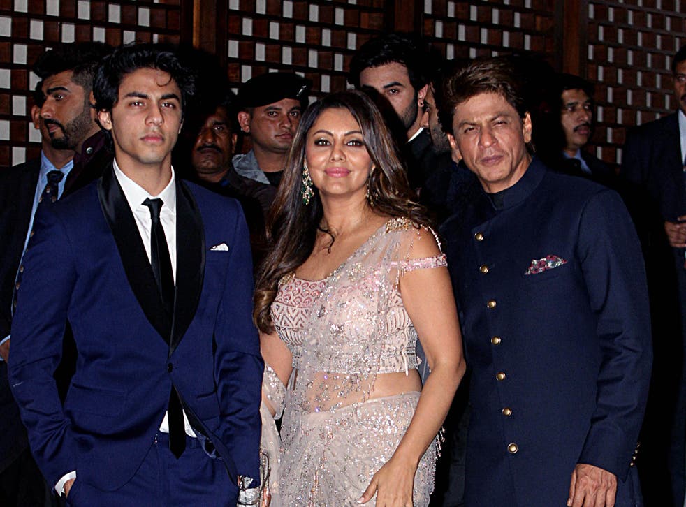 SHAHRUKH KHAN, ARYAN KHAN AND GAURI KHAN