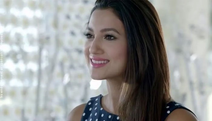 गौहर खान ऊप्स मोमेंट  