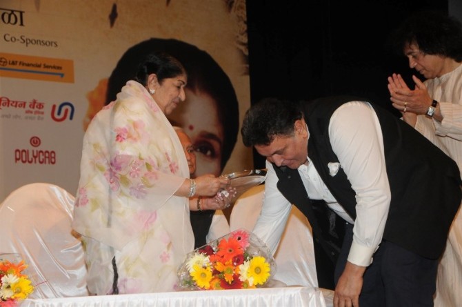 Lata Mangeshkar And Rishi Kapoor