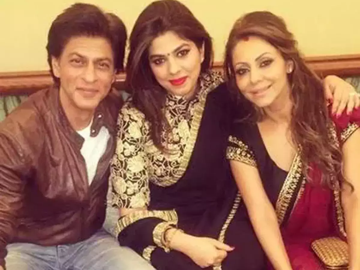 shahrukh khan and Pooja Dadlani