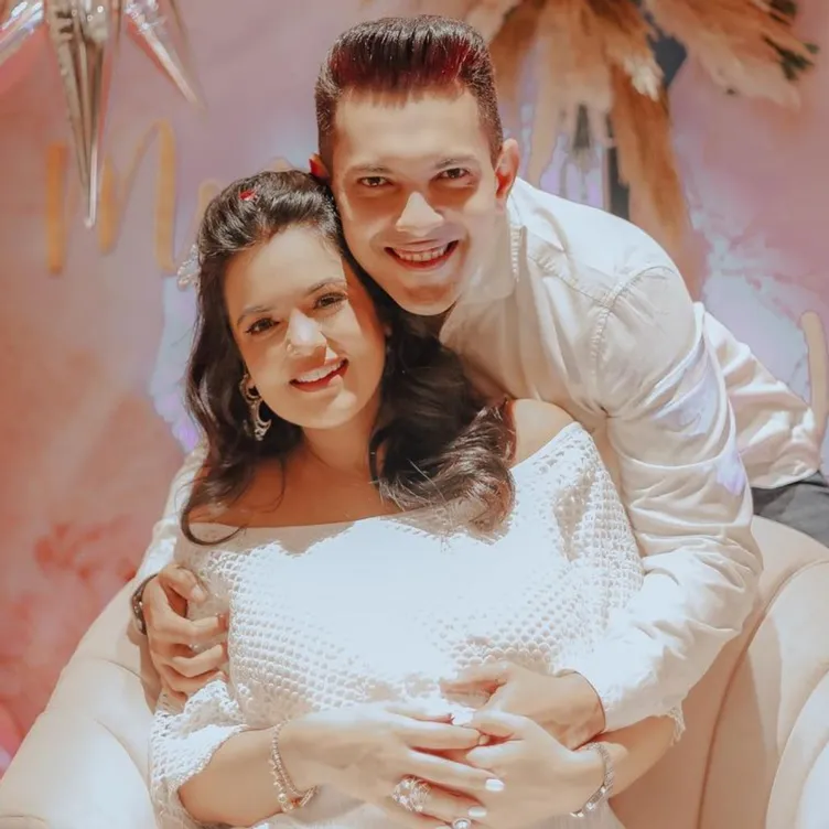 Aditya Narayan And Shweta Agarwal