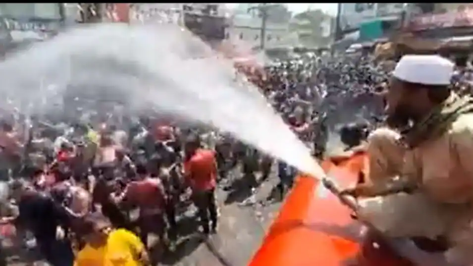 Hindu Muslim Holi Video