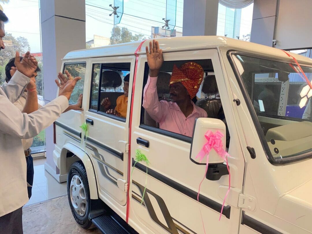 Anand Mahindra Give Bolero to Dattatraya Lohar