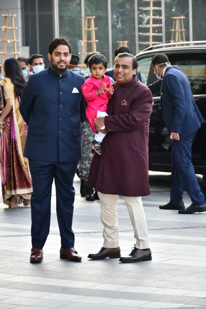 Mukesh Ambani distribution property