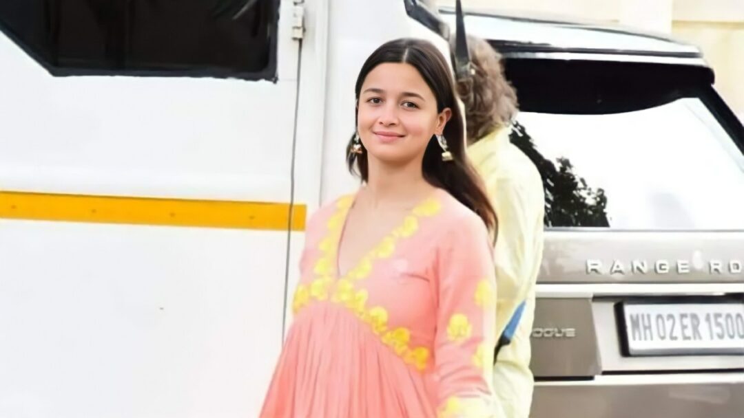 Alia Bhatt Baby Bump