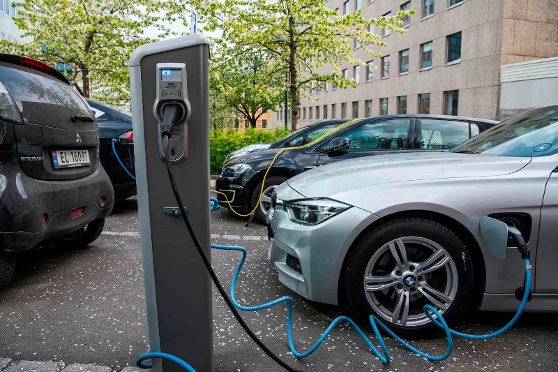 (Electric Vehicle Charge In 10 Minutes