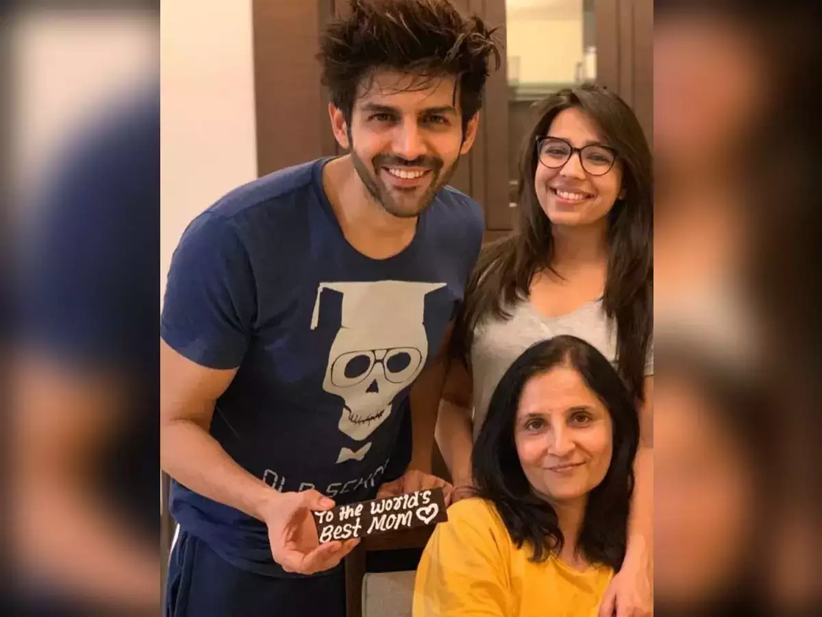 Kartik Aaryan Family