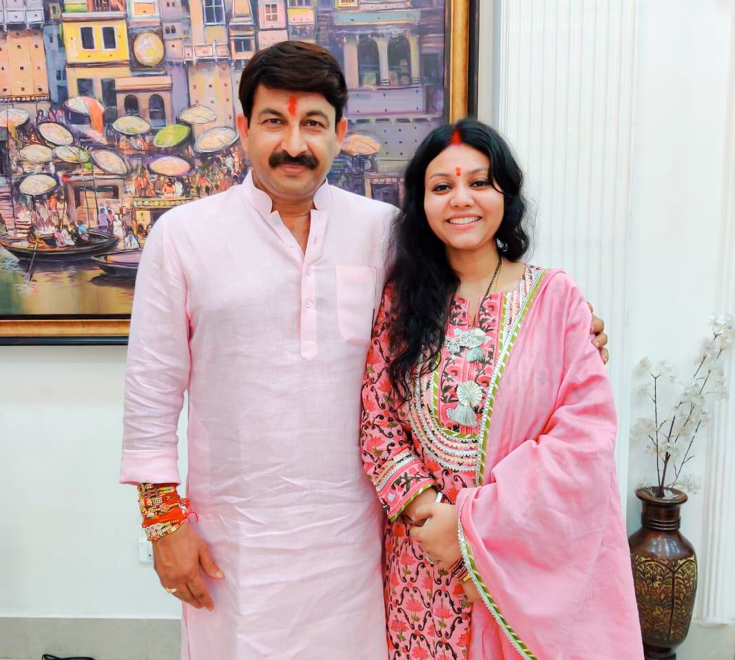Manoj Tiwari Wife Surabhi Tiwari