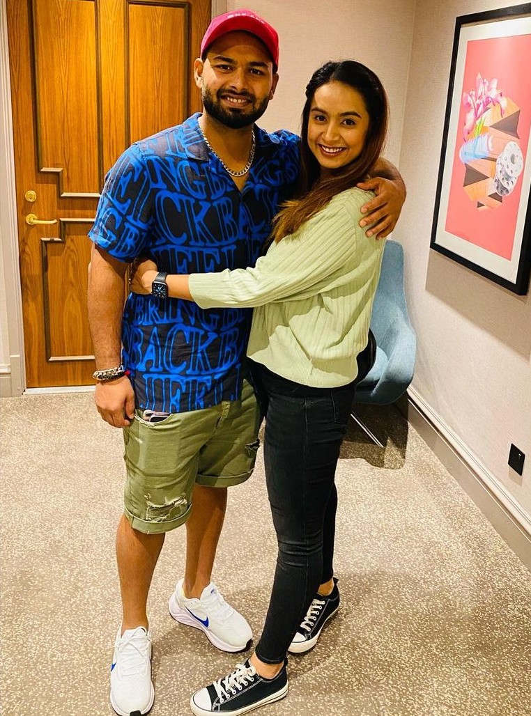 sakshi pant