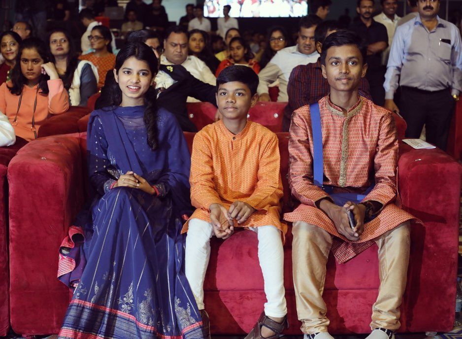 Maithili Thakur Family