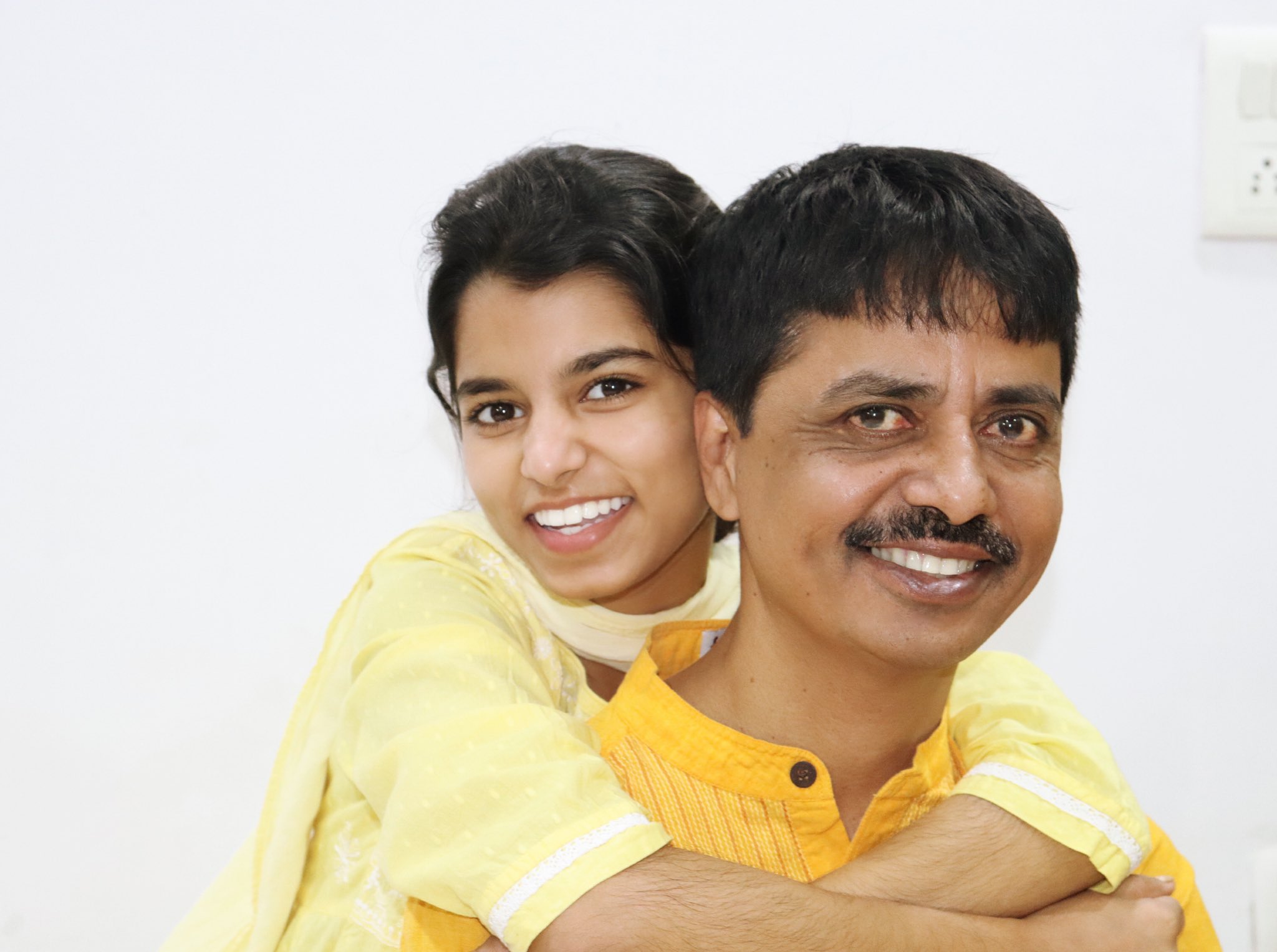 Maithili Thakur Family