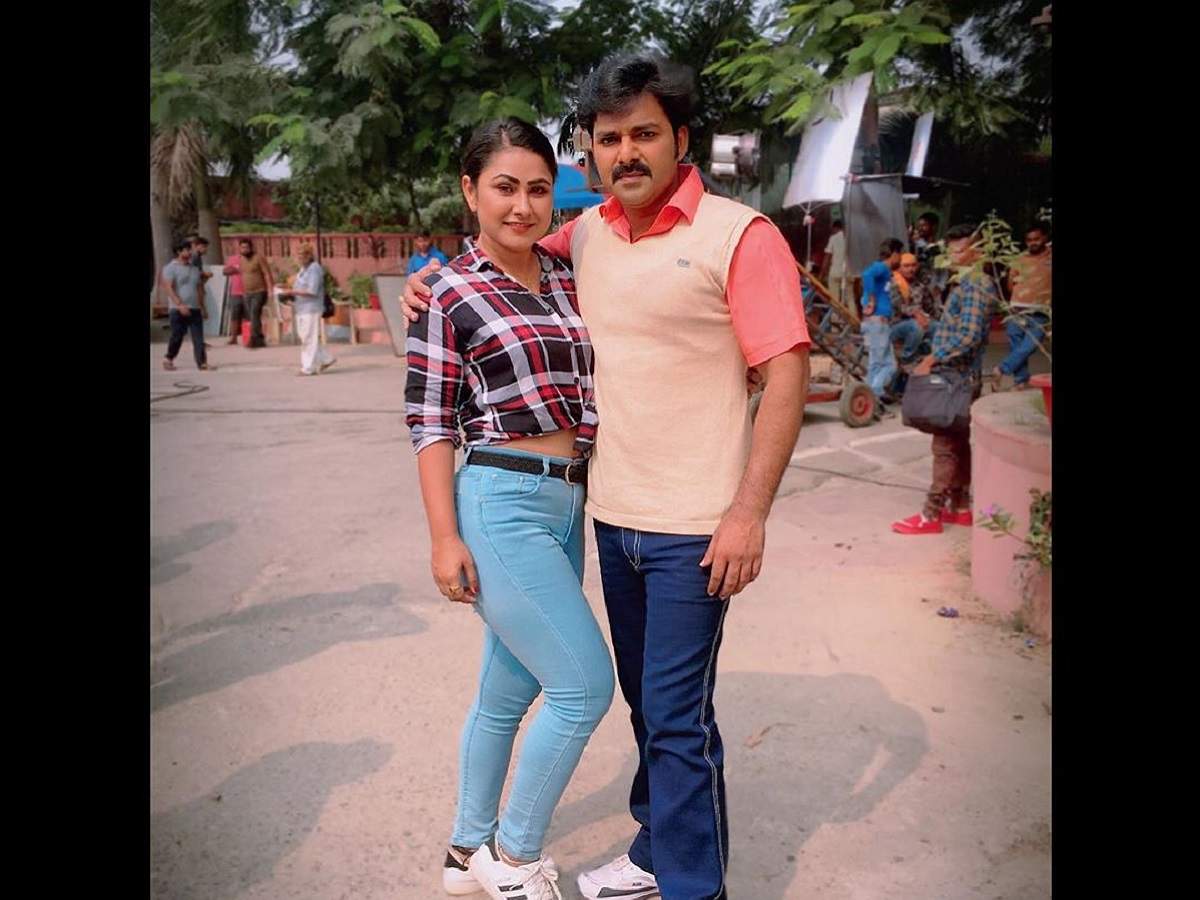 Priyanka Pandit And Pawan Singh