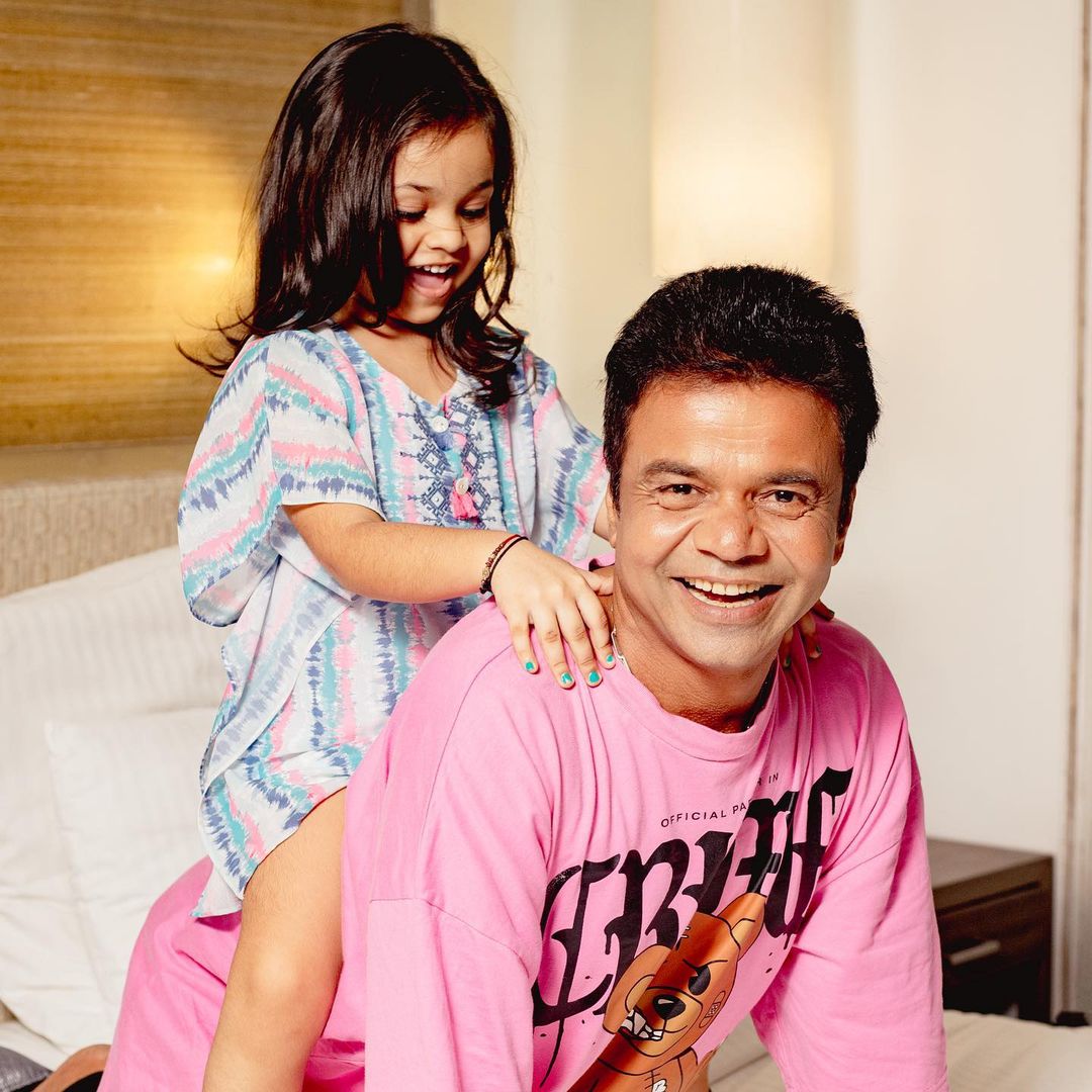 Rajpal Yadav Wife And Daughter