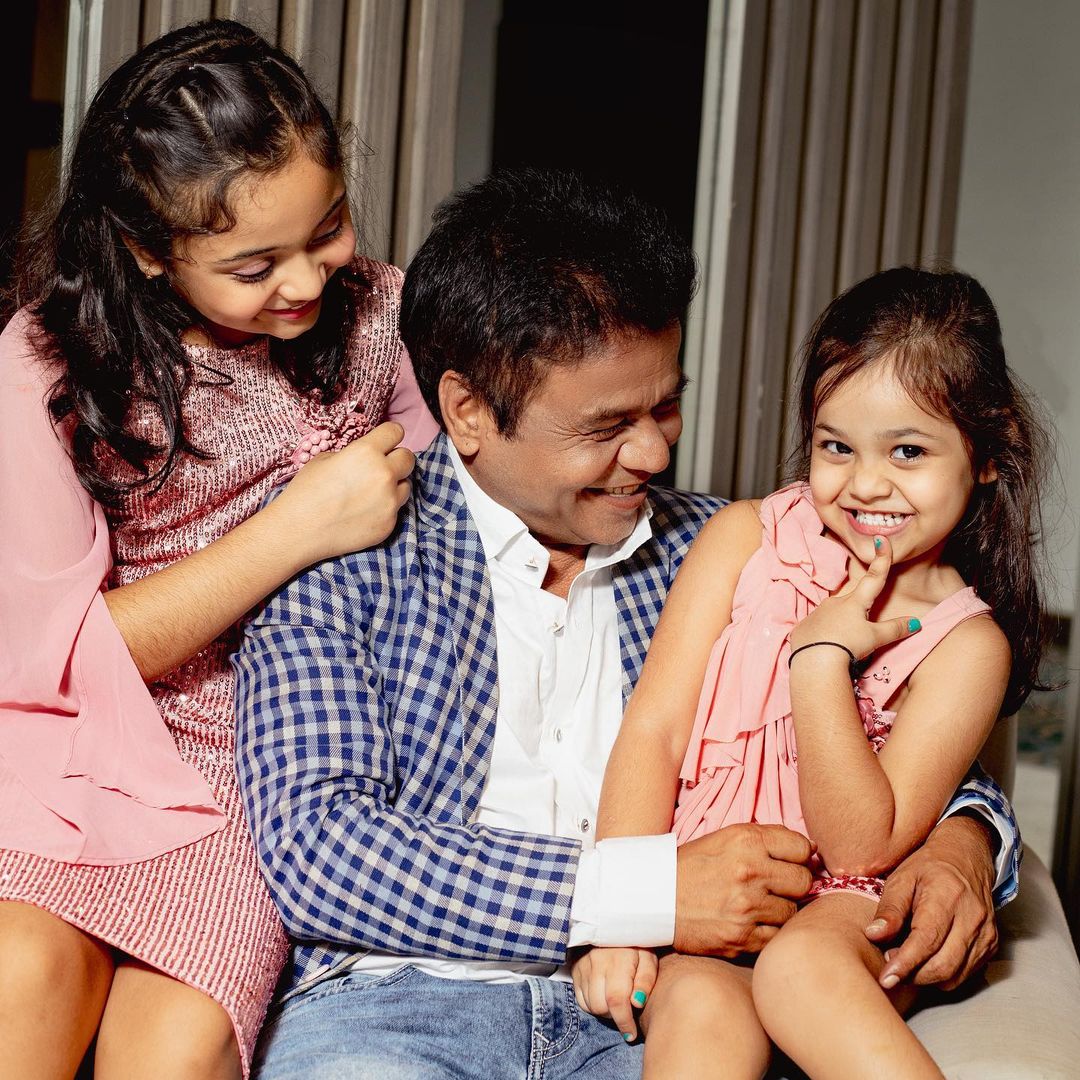 Rajpal Yadav Wife And Daughter
