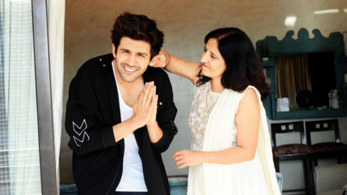 Kartik Aaryan Mother