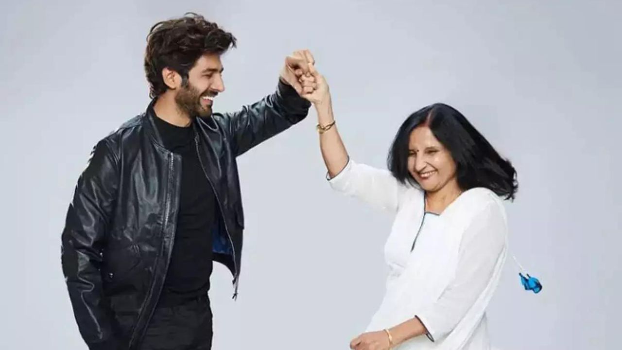 Kartik Aaryan Mother