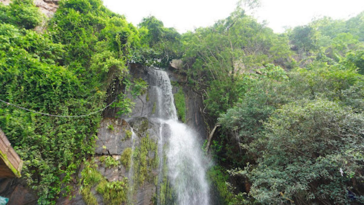 Kakolat Waterfall